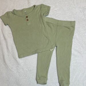 EUC Milkberry Green waffle knit Henley Top and Pants Set 18/24mo